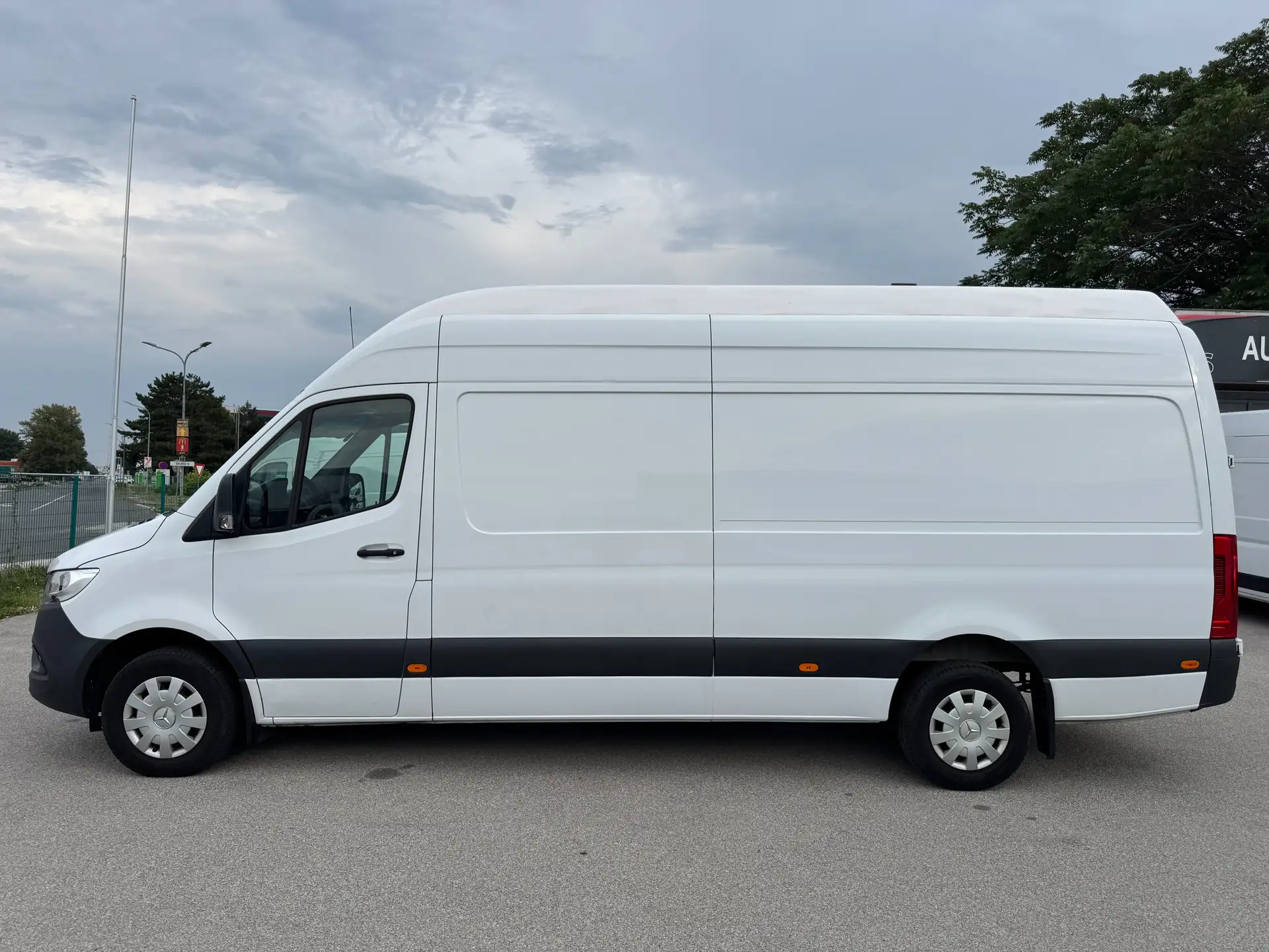Mercedes-Benz Sprinter 317 CDI Lang SUPERHOCHDACH *1. Hand – Bild 2