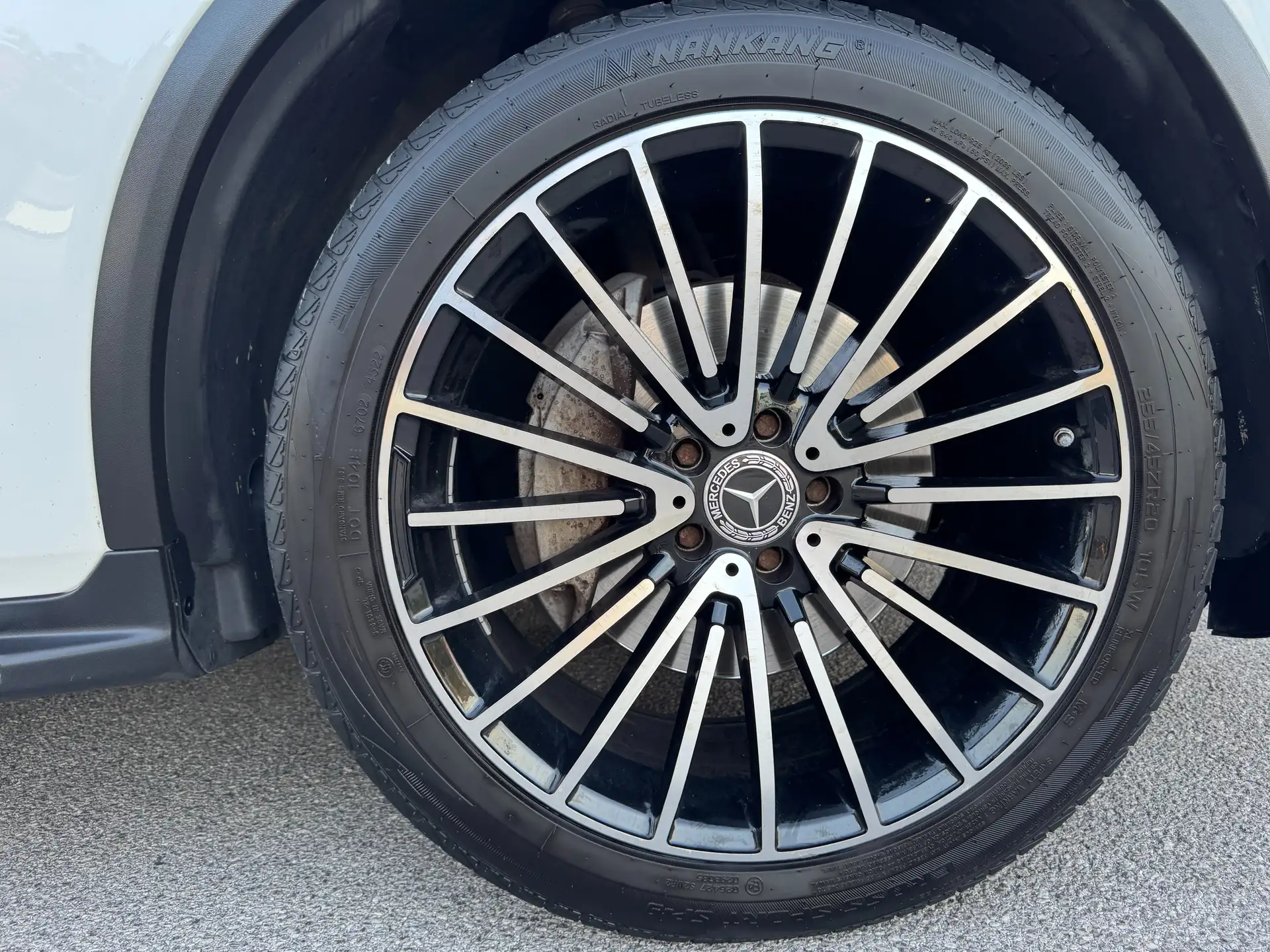 Mercedes-Benz GLC 220 d 4Matic AMG *20 Zoll* AMG-Front/LED/Navi/uvm – Bild 9