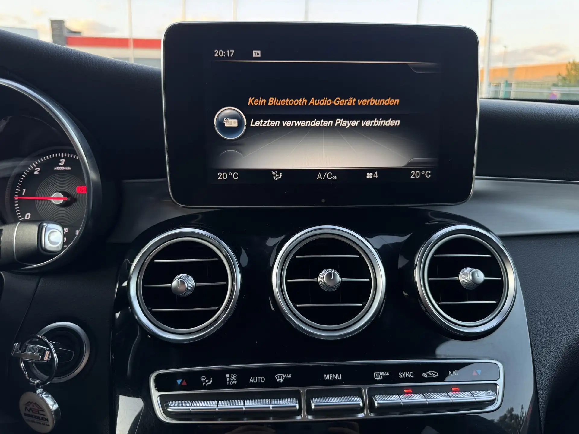 Mercedes-Benz GLC 220 d 4Matic AMG *20 Zoll* AMG-Front/LED/Navi/uvm – Bild 19