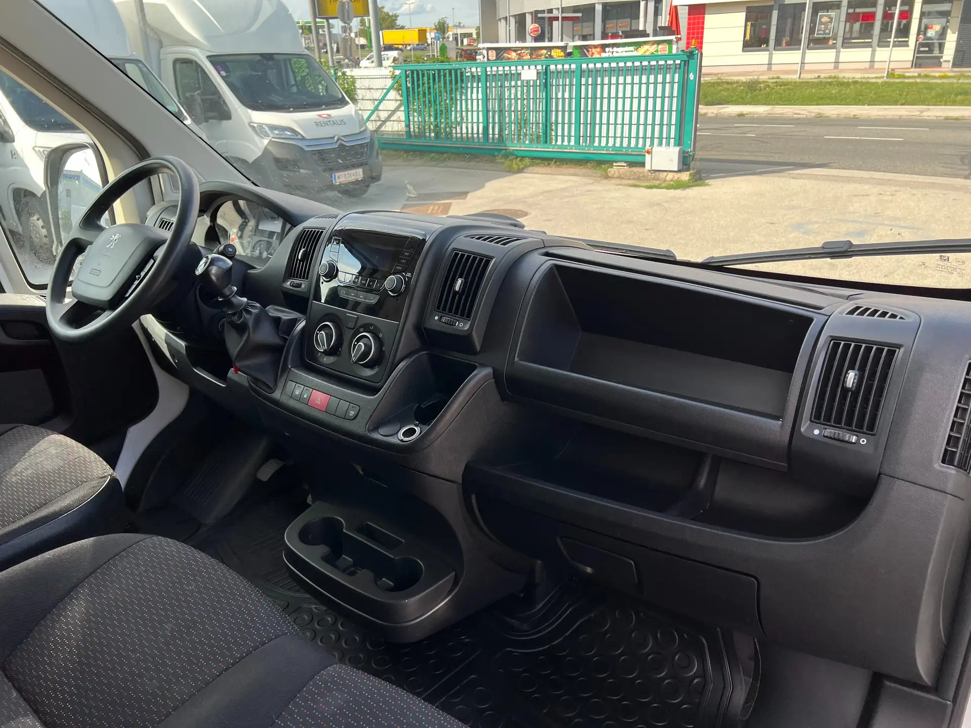 Peugeot Boxer L3H2 35+ 140 TÜV/Service *Netto 16.658€ – Bild 9